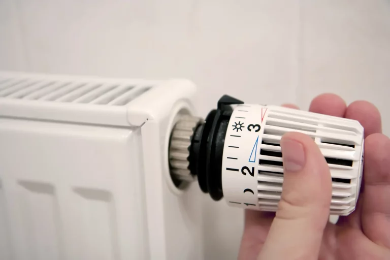 Réglage thermostatique radiateur, efficacité énergétique, chauffage.